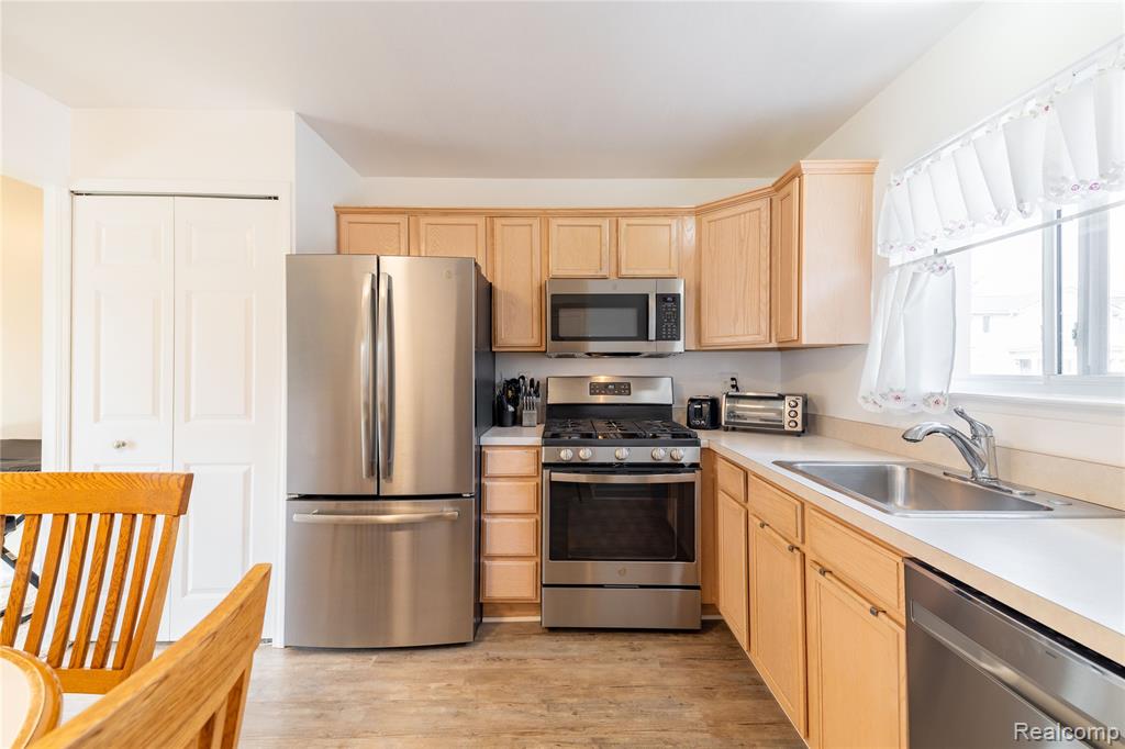 1954 E Franklin Drive, Canton, MI 48187 — Photo 4