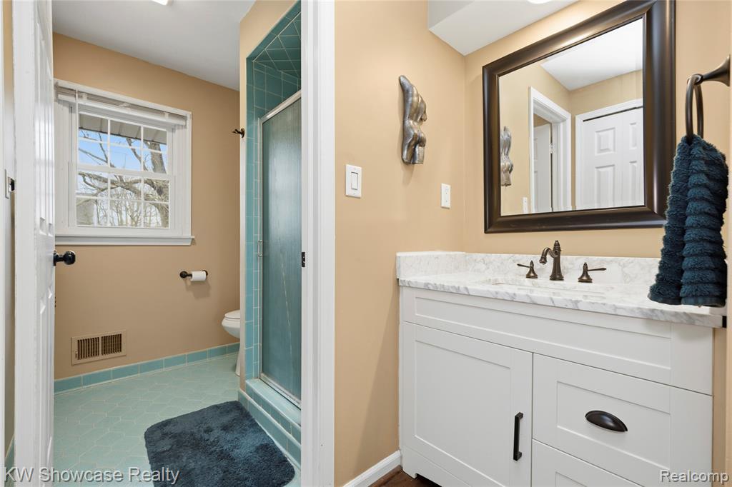6144 Venice Drive, Commerce Twp, MI 48382 — Photo 46