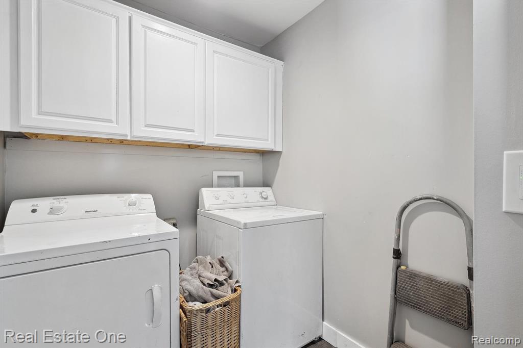 8921 Lake Road, Grosse Ile, MI 48138 — Photo 17