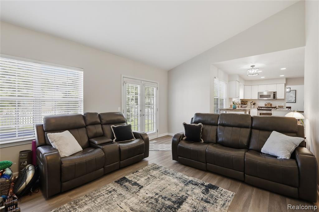 46604 Aarons Way, Canton, MI 48188 — Photo 19