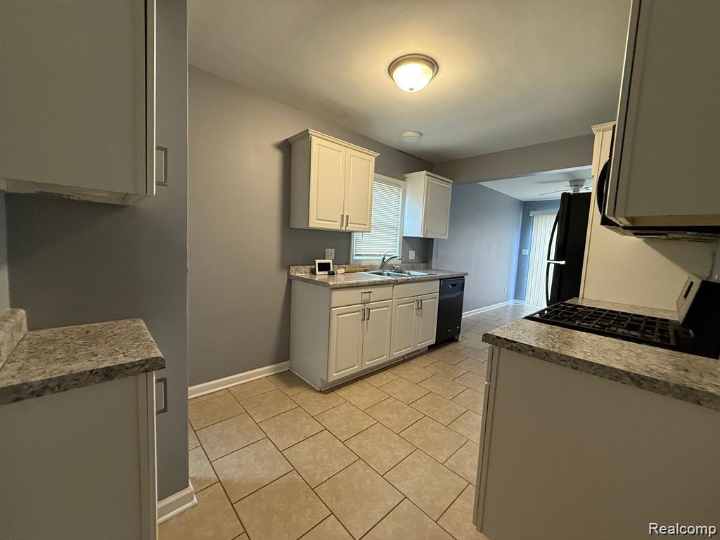 8241 KALTZ, Center Line, MI 48015 — Photo 12