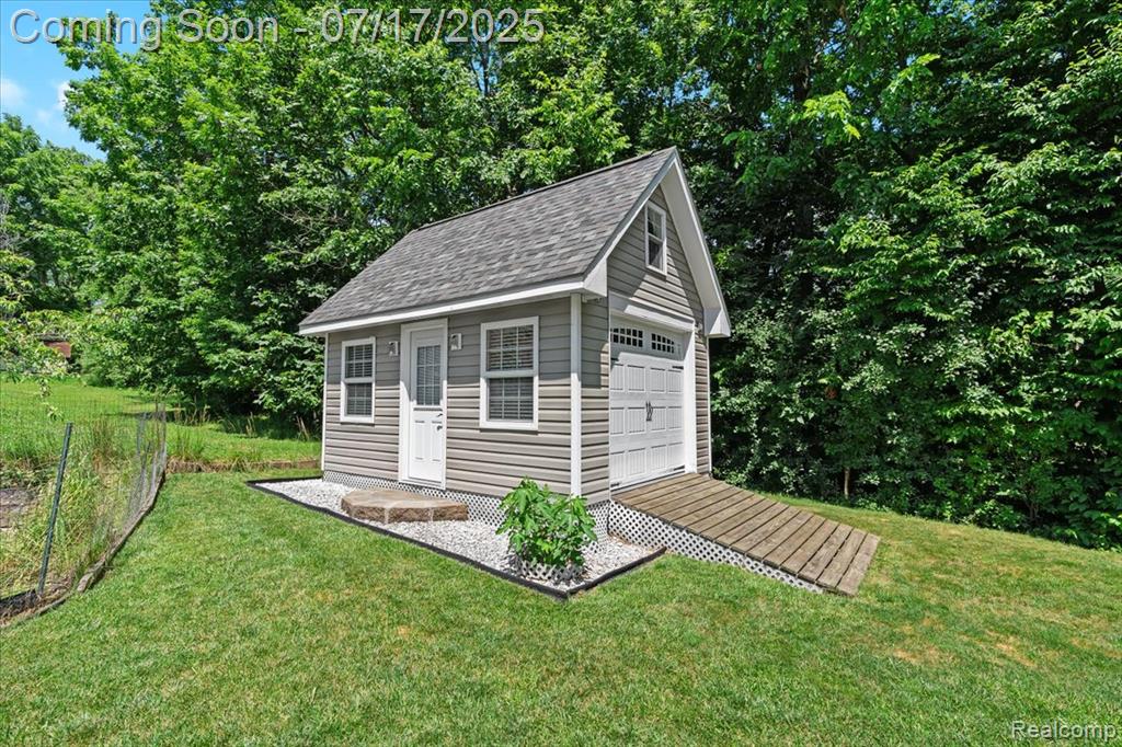 610 W Oxhill Drive, White Lake, MI — Photo 32