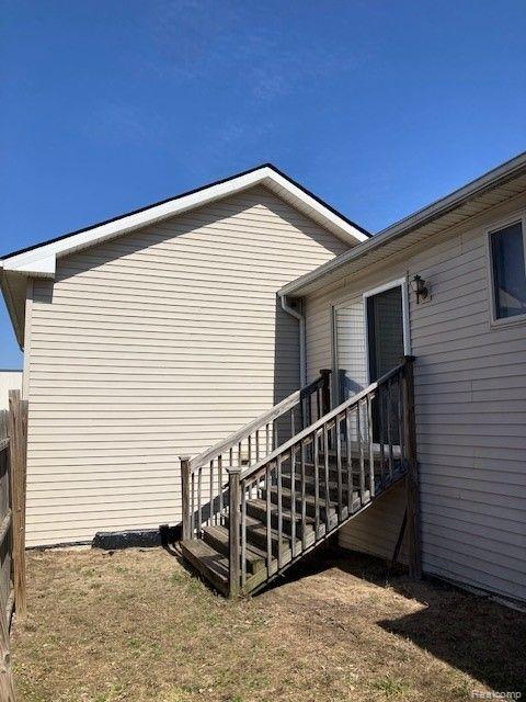 480 E COLUMBIA Avenue, Pontiac, MI 48340 — Photo 2