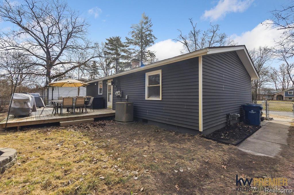 9660 COOLEY LAKE Road, White Lake, MI — Photo 25