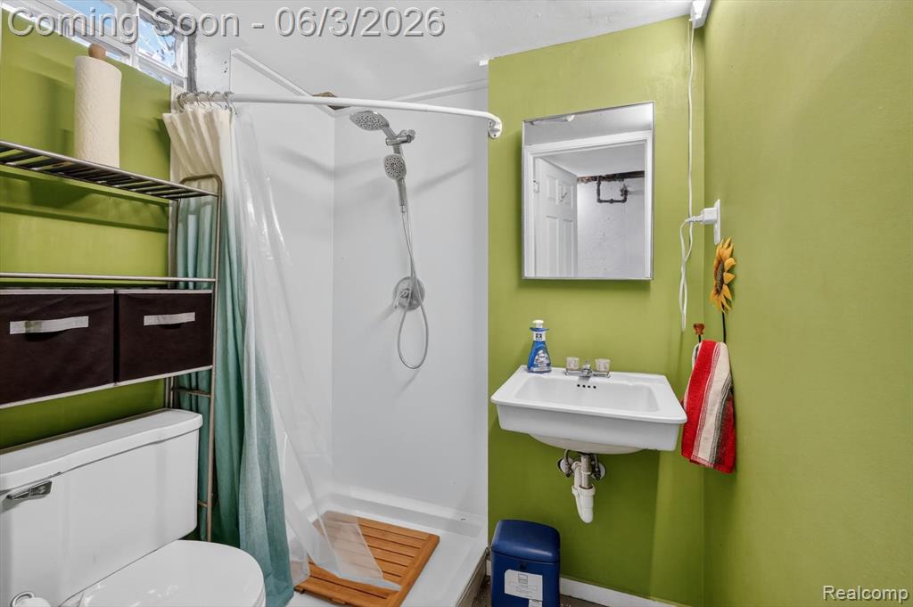 512 Redwood Drive, Troy, MI 48083 — Photo 31