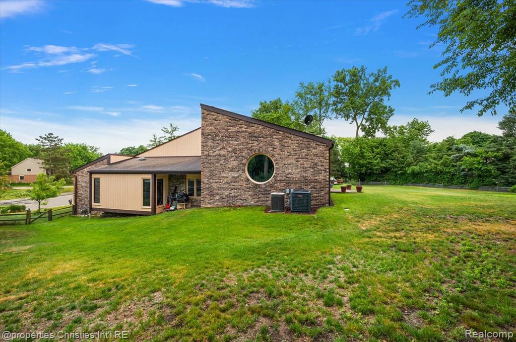 4566 Walden Drive, Bloomfield Hills, MI 48301 — Photo 51