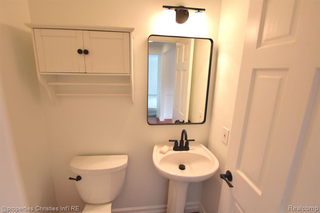 4217 COVERED BRIDGE Road, Bloomfield Hills, MI 48302 — Photo 17