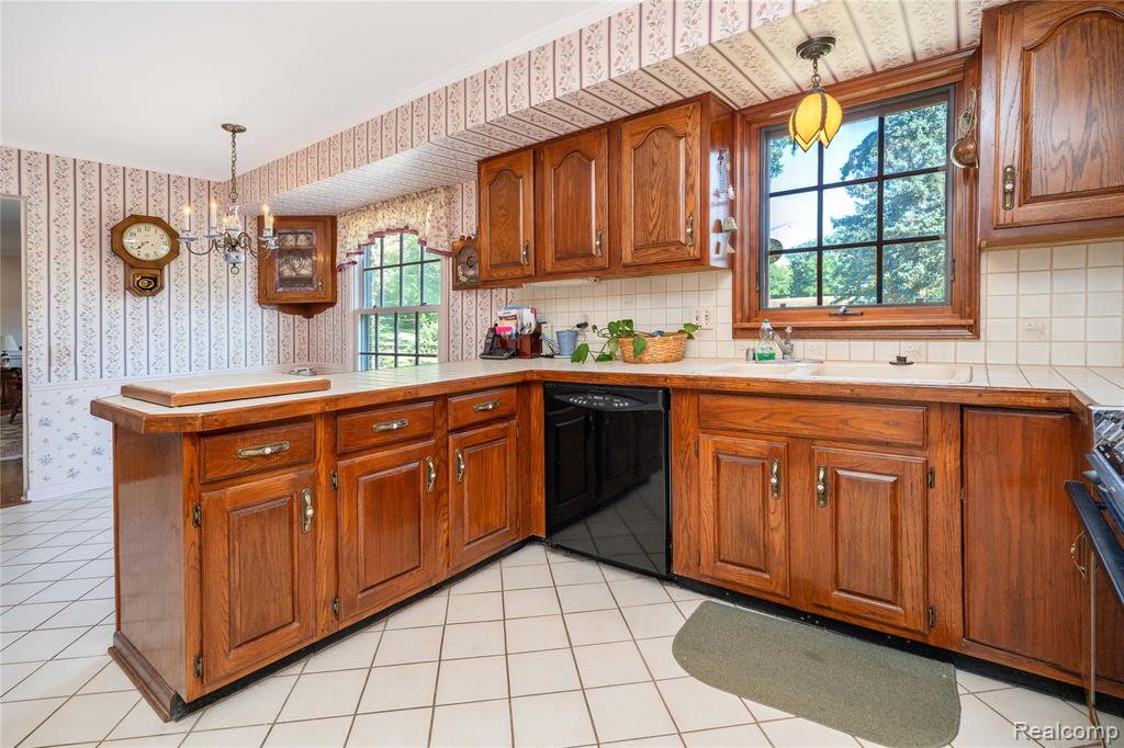 4123 Chimney Point Drive, Bloomfield Hills, MI 48302 — Photo 11