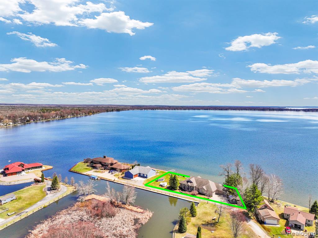 130 Whites Court, Houghton Lake, MI, 48629