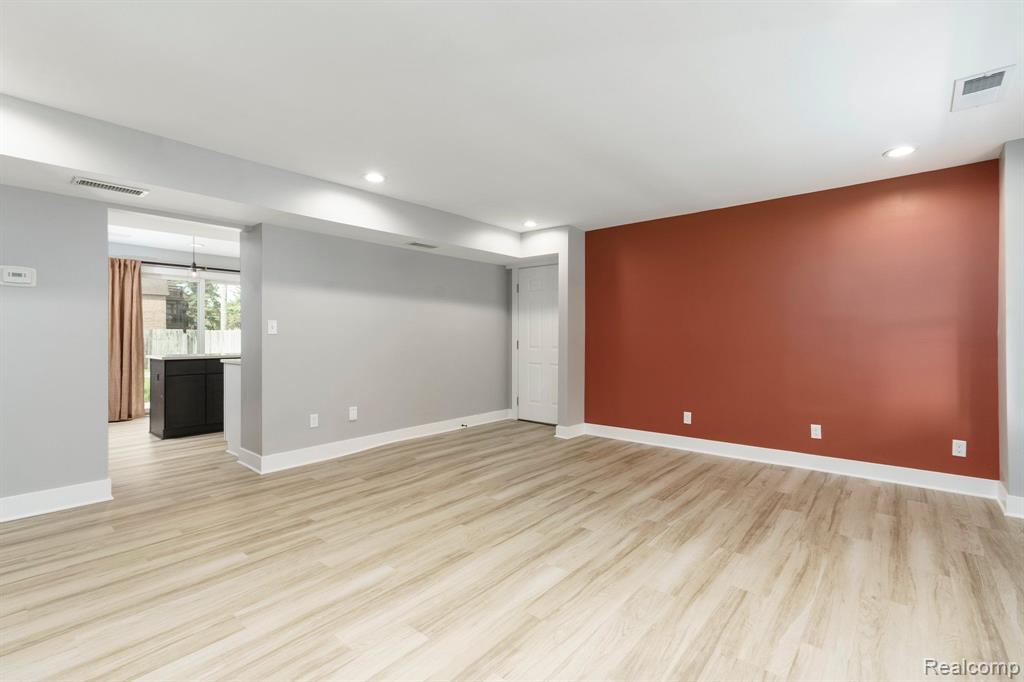 3246 MILLWALL Avenue, Keego Harbor, MI 48320 — Photo 14