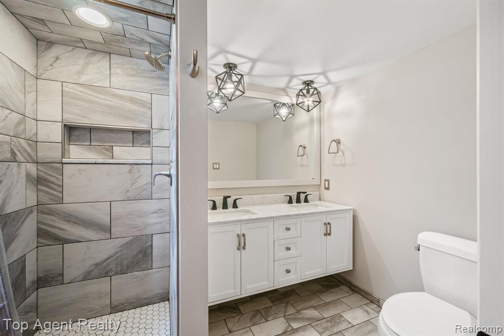 8353 Kennedy Circle, Warren, MI 48093 — Photo 27