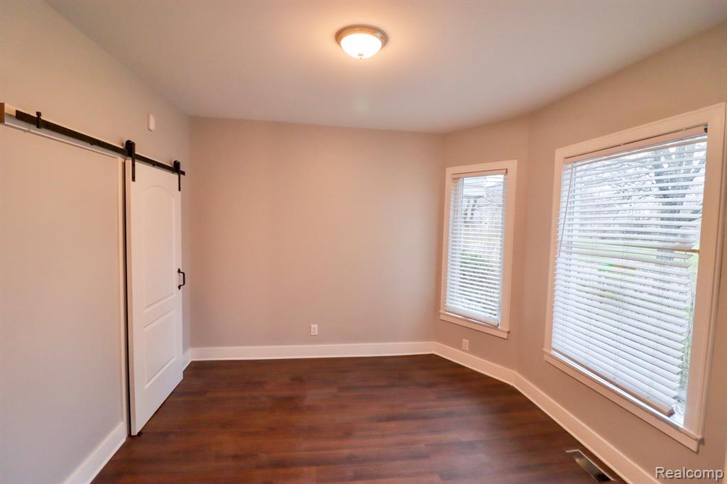403 Mt Vernon Street, Detroit, MI 48202 — Photo 12