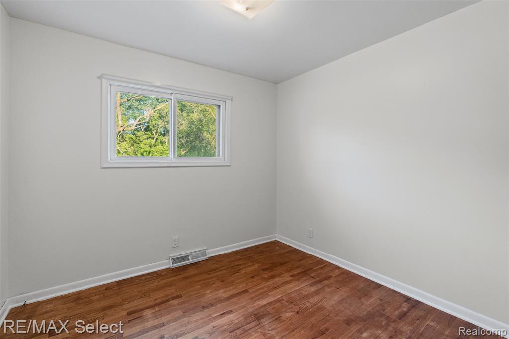 7449 Jennings Road, Swartz Creek, MI 48473 — Photo 20