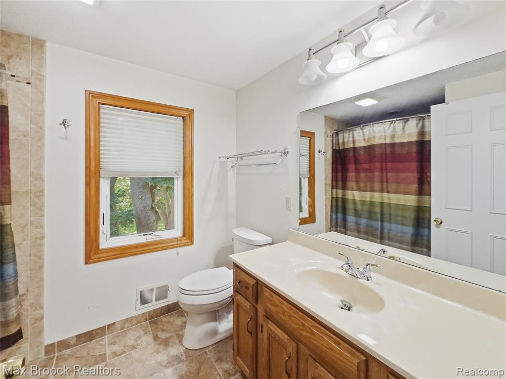 4259 Savoie Trail, West Bloomfield, MI 48323 — Photo 28