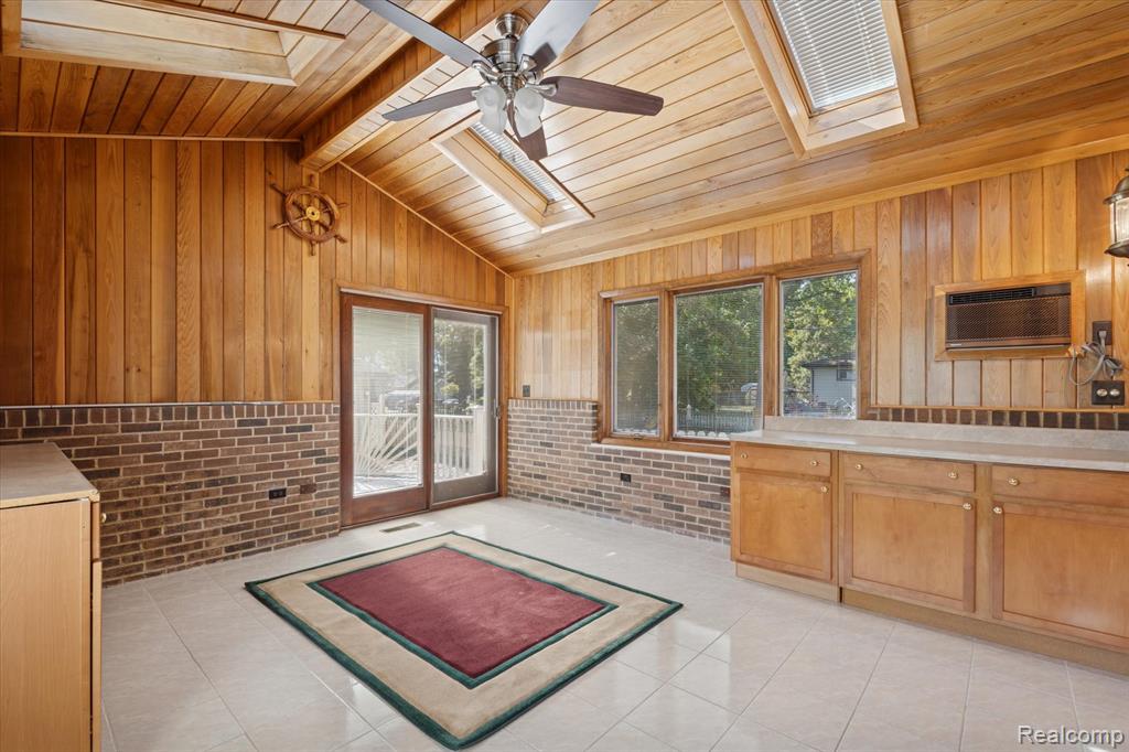 1560 Odette, Hartland, MI 48353 — Photo 17