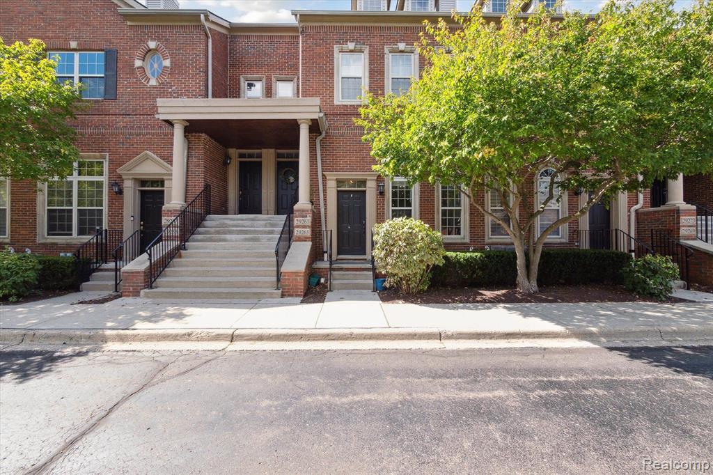 29265 GLEN OAKS Boulevard E, Farmington Hills, MI 48334 — Photo 26