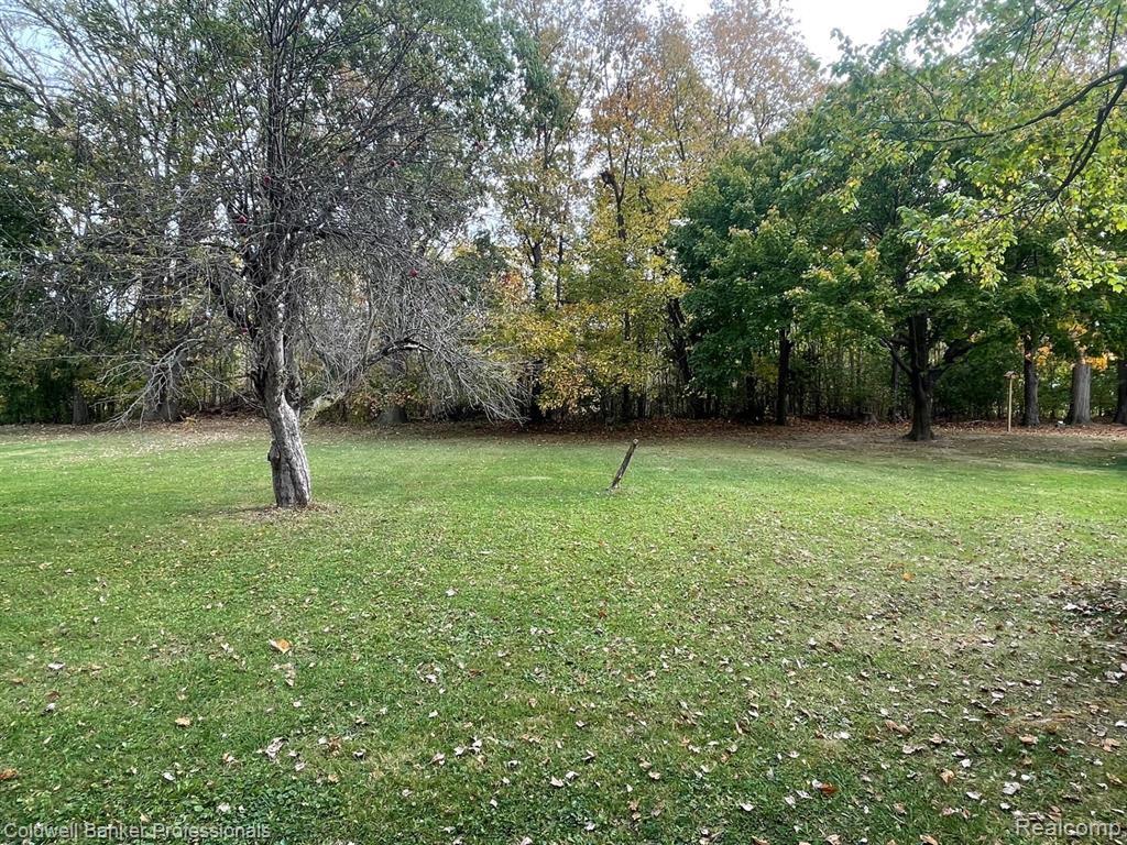 7071 Brittwood Lane, Flint, MI 48507 — Photo 6