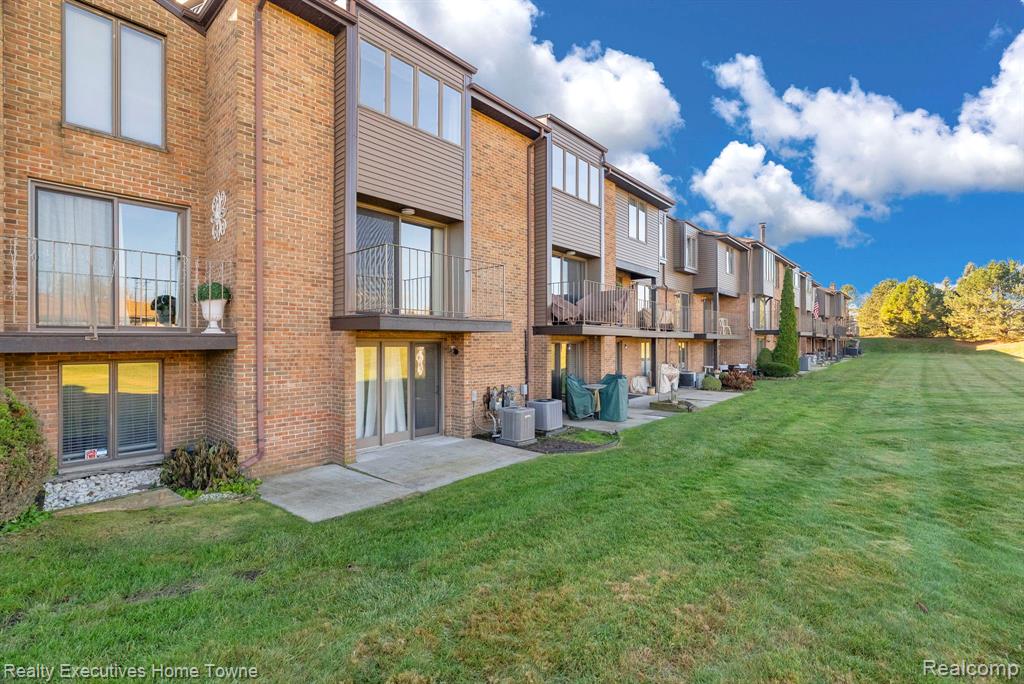 2500 River Apt 55 Road, 55, Marysville, MI 48040 — Photo 45