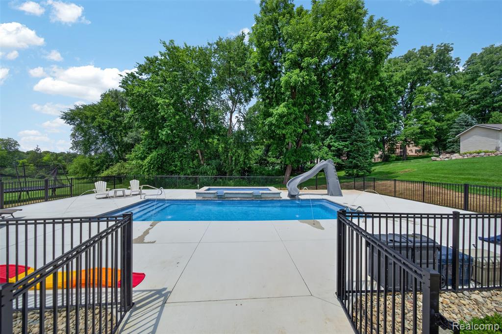 5136 Commerce Road, West Bloomfield, MI 48324 — Photo 55