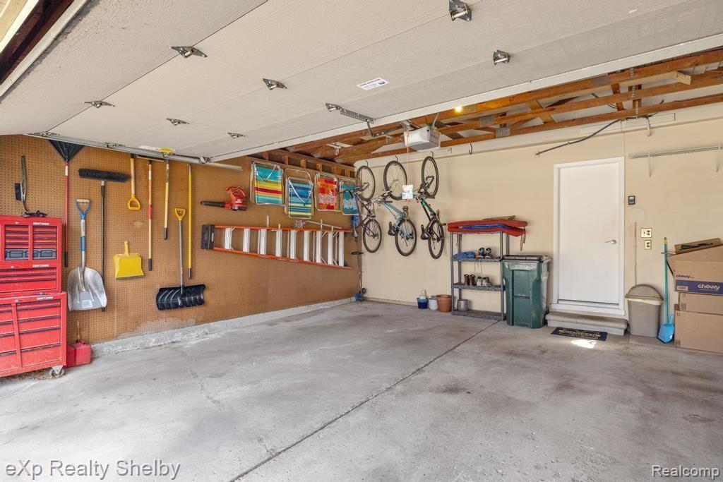 691 BARCLAY Drive, Troy, MI 48085 — Photo 49