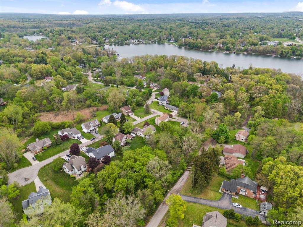 815 Esther Drive, Lake Orion, MI 48362 — Photo 27