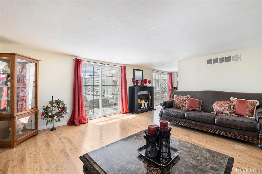 5280 E M 21, Corunna, MI 48817 — Photo 6