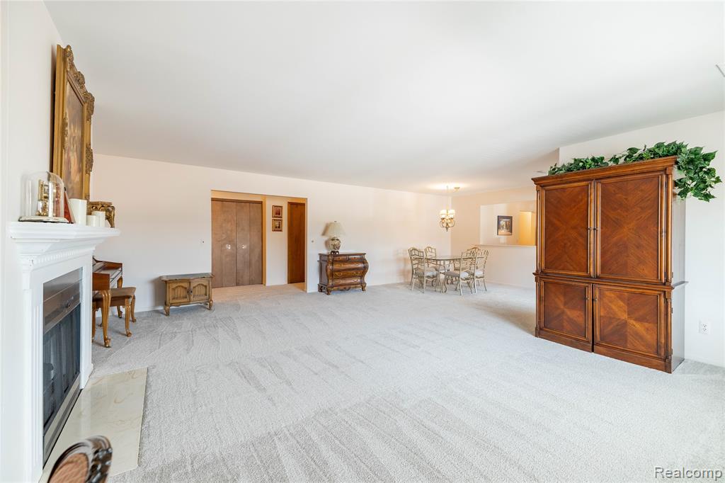 8597 Mathias Drive, 43, Grosse Ile, MI 48138 — Photo 4