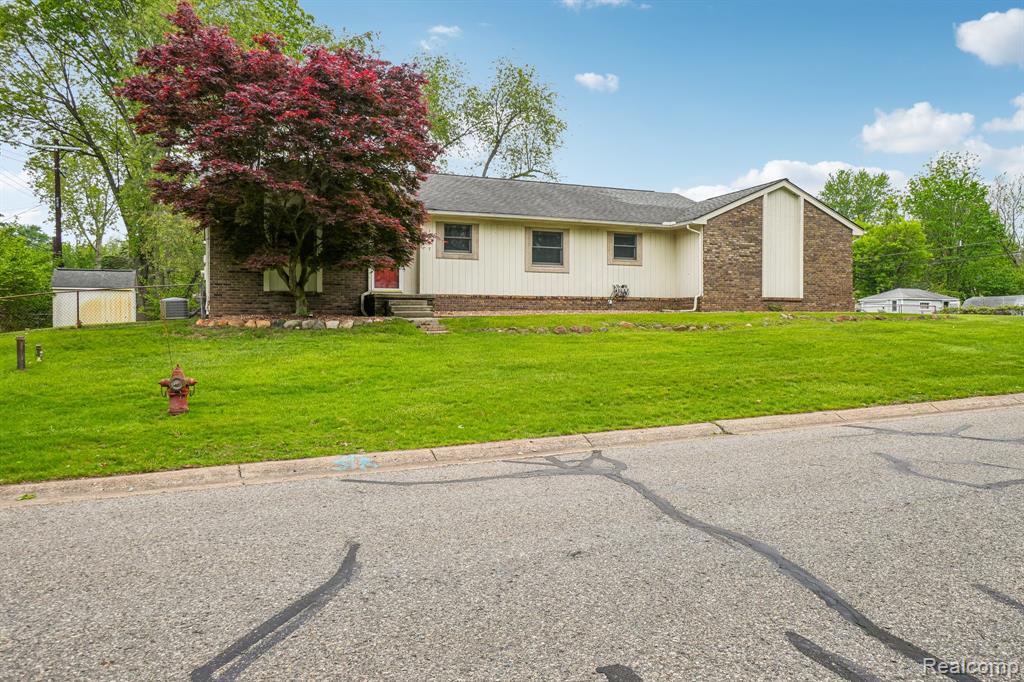 1397 Flamingo Street, Wixom, MI 48393 — Photo 3
