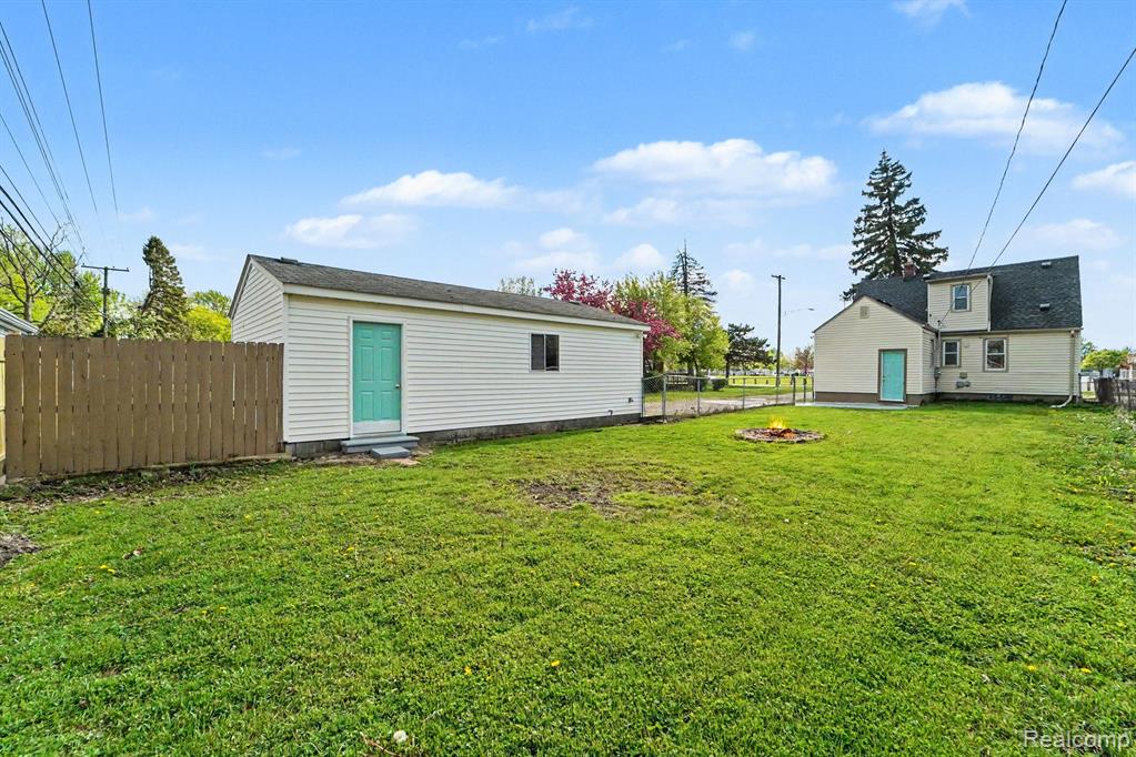 27370 Barkman Street, Roseville, MI 48066 — Photo 14
