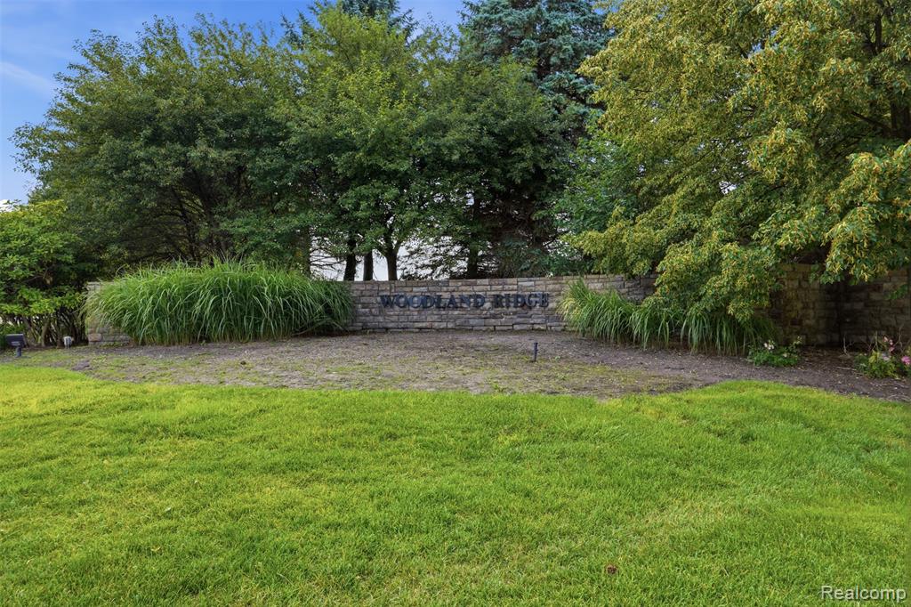 11979 Cedarbrook Drive, South Lyon, MI 48178 — Photo 29