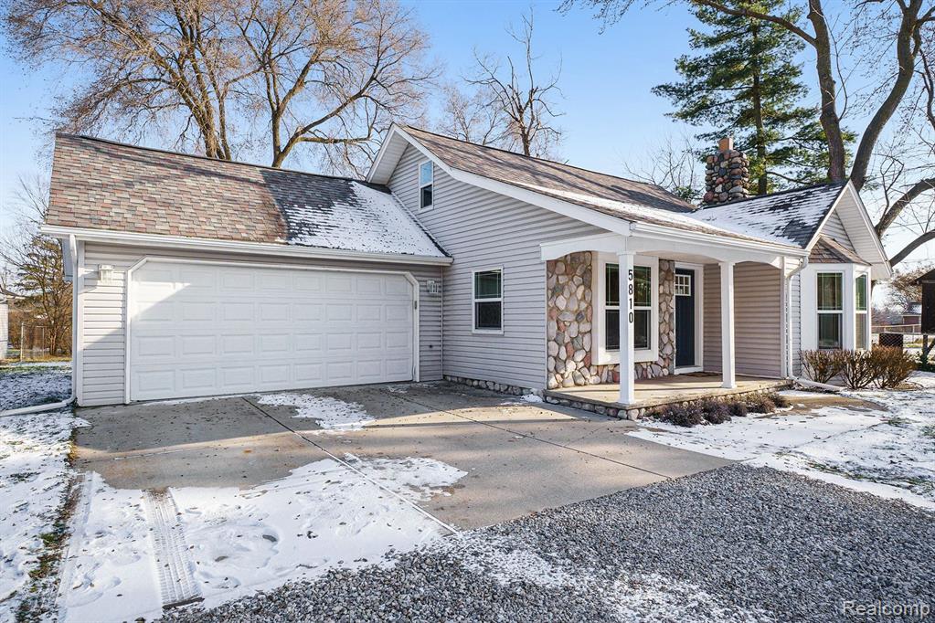 5810 ROCKCROFT Boulevard, Clarkston, MI — Photo 2