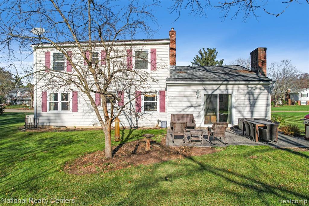 9812 ATWOOD Drive, South Lyon, MI 48178 — Photo 9