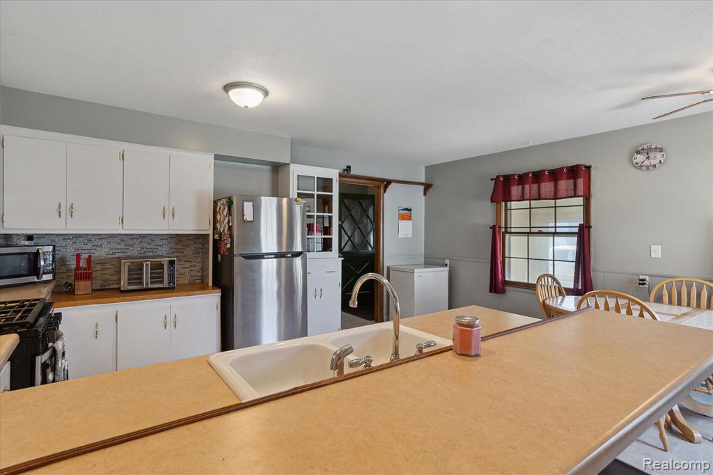 701 N SAGINAW Street, Durand, MI 48429 — Photo 25