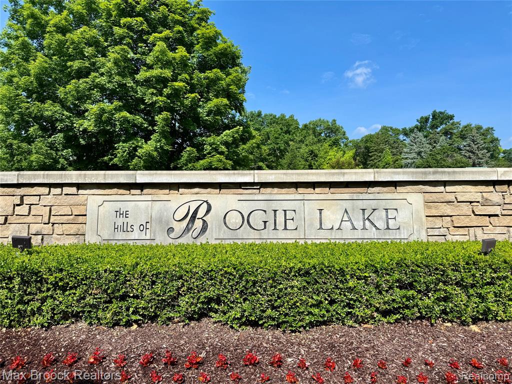 6144 Strawberry Circle, Commerce Twp, MI 48382 — Photo 43
