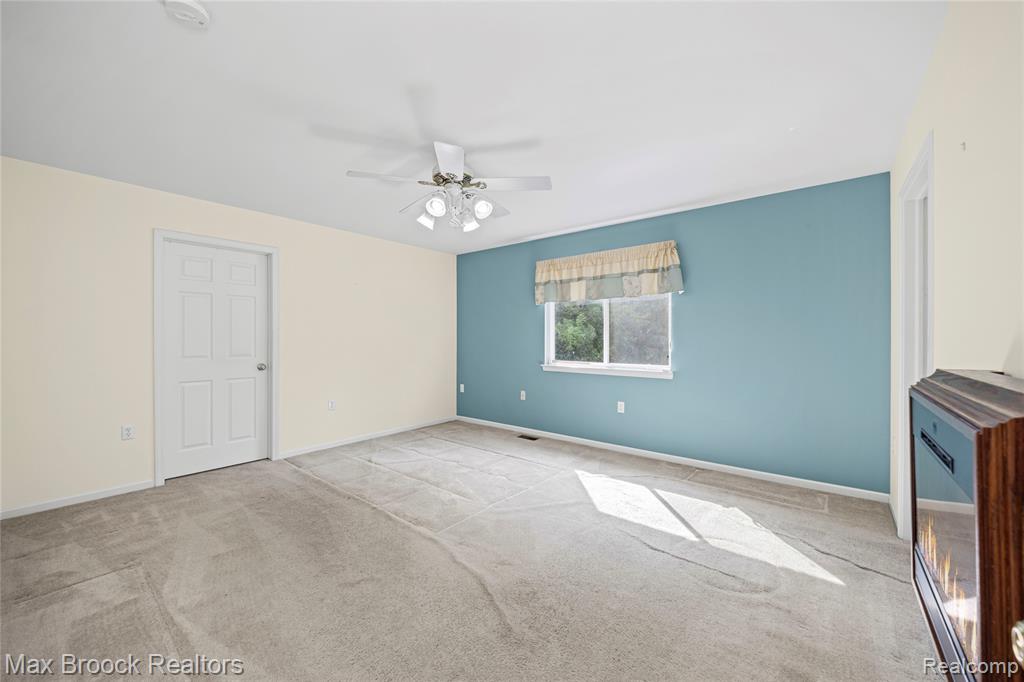71 DONNA Court, Waterford, MI 48327 — Photo 15
