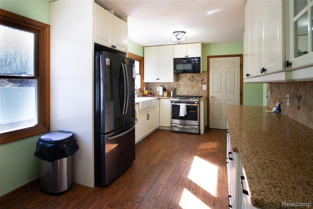 2477 Spruce Ridge, Howell, MI 48855 — Photo 13