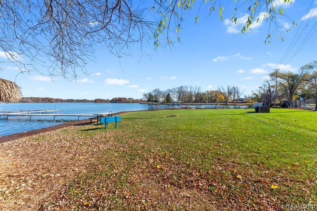 8365 PONTIAC LAKE Road, 11, White Lake, MI — Photo 23
