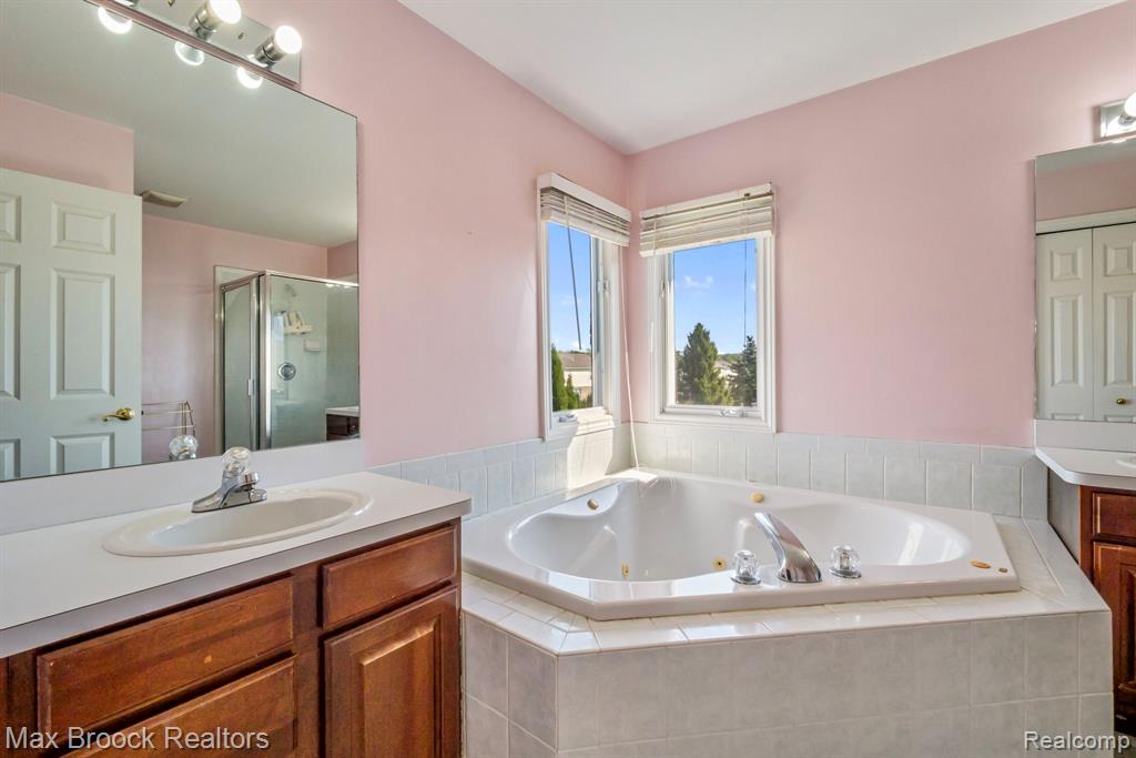 41704 Clinton Pines Drive, Clinton Twp, MI 48038 — Photo 28