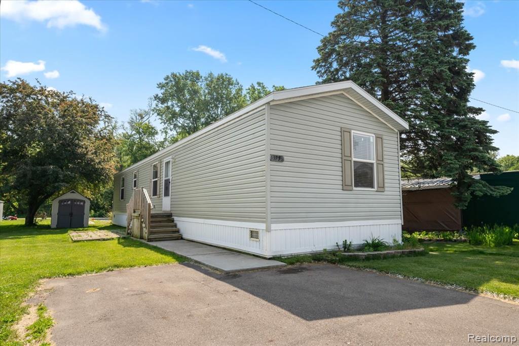11731 Valerie Lane, Whitmore Lake, MI 48189 — front exterior