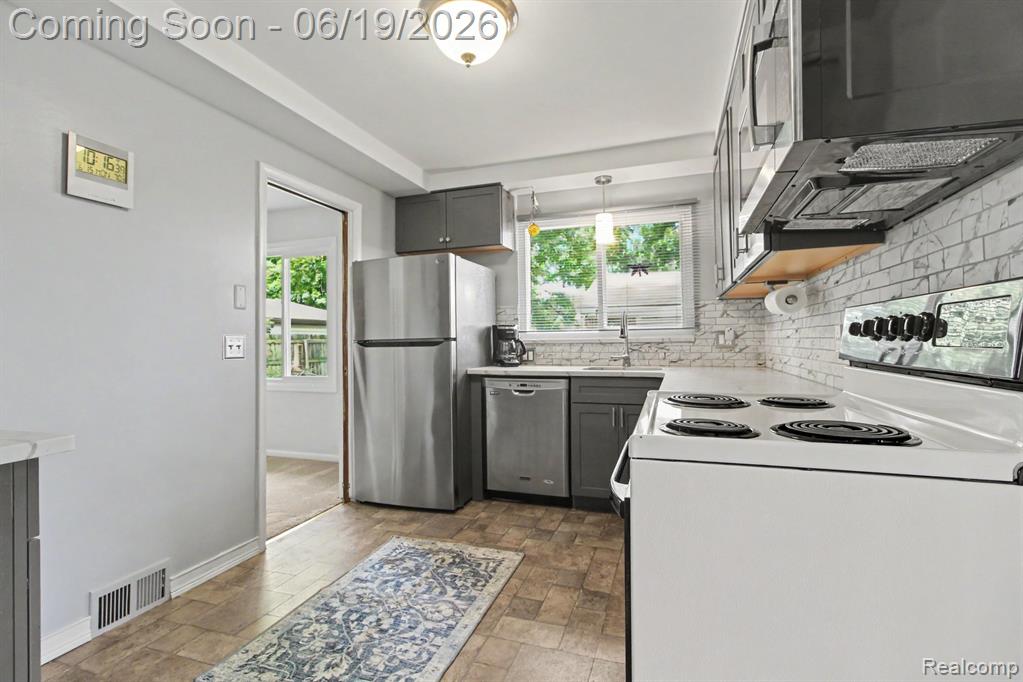 9135 Frederick Street, Livonia, MI 48150 — Photo 9