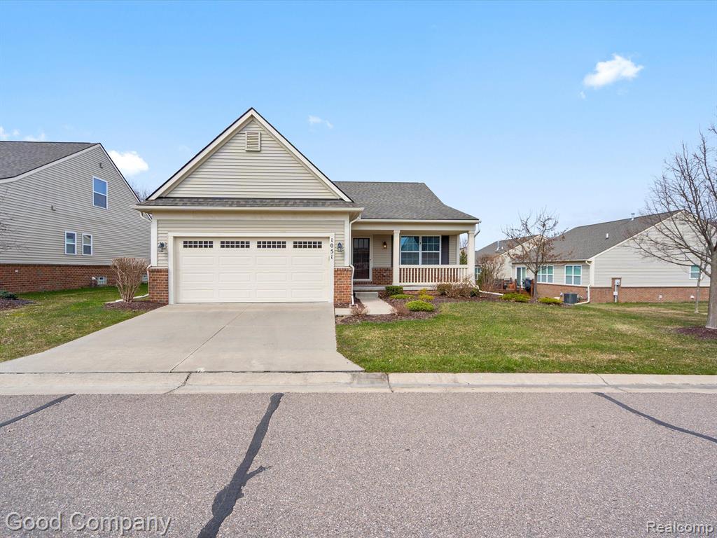 1051 PADDOCK Lane, South Lyon, MI 48178 — Photo 3