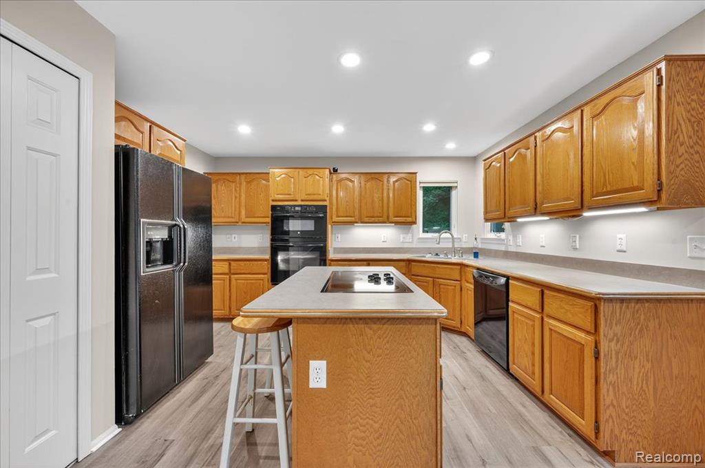 9695 Forest Ridge Drive, Clarkston, MI 48348 — Photo 9
