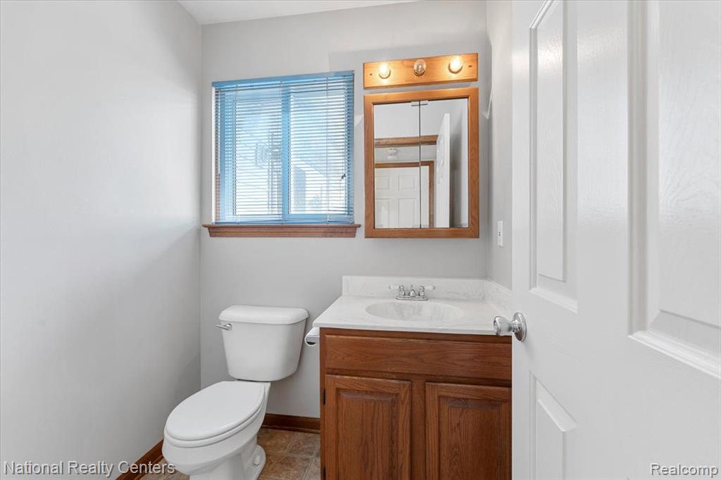 5235 Barbara Avenue, Trenton, MI 48183 — Photo 11