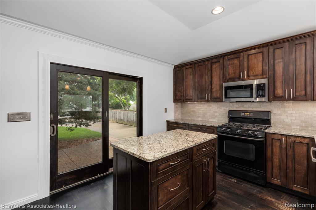 608 Woodlawn Avenue, Royal Oak, MI 48073 — Photo 3