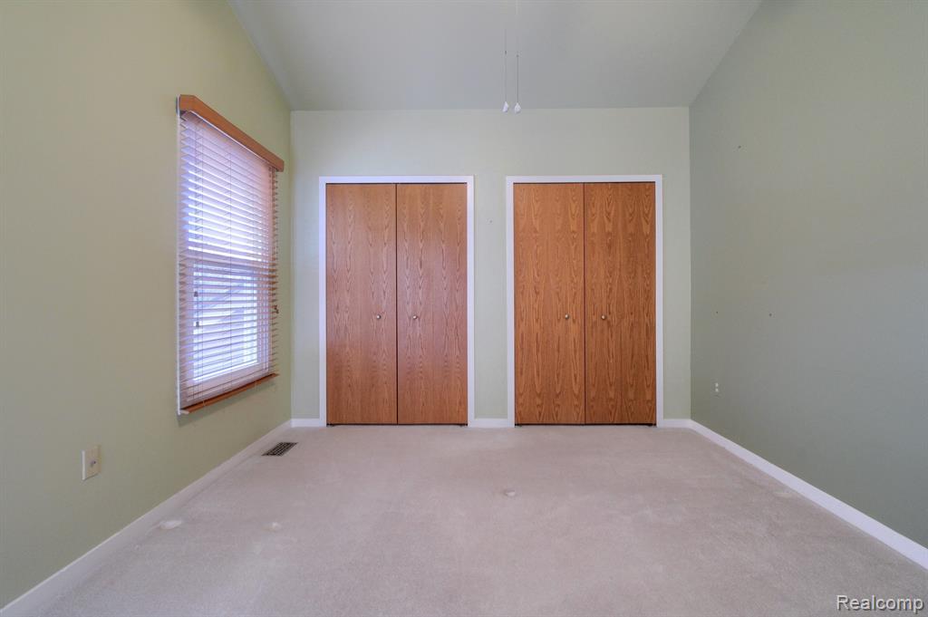 9362 EASTWIND Drive, Livonia, MI 48150 — Photo 23