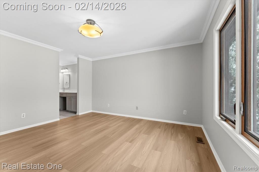 9883 Hawthorne Glen Drive, Grosse Ile, MI 48138 — Photo 14