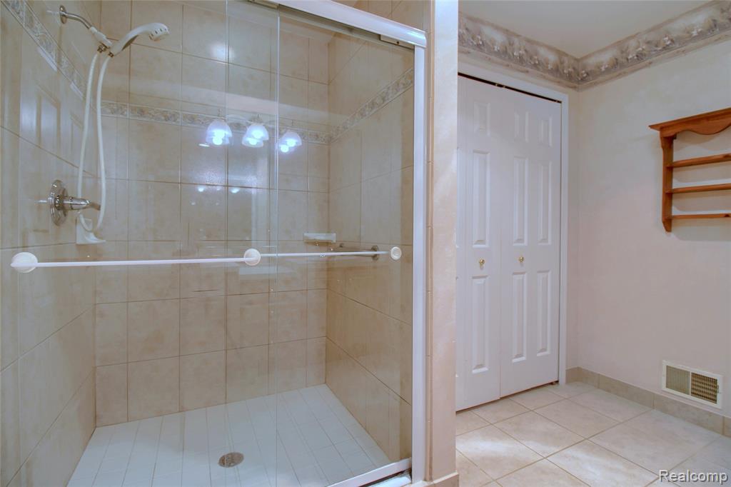 505 Willow Drive, 26, South Lyon, MI 48178 — Photo 19