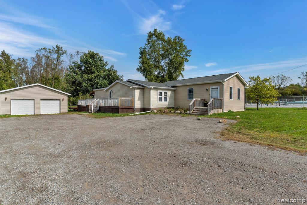 7167 E CARPENTER Road, Davison, MI 48423 — Photo 3