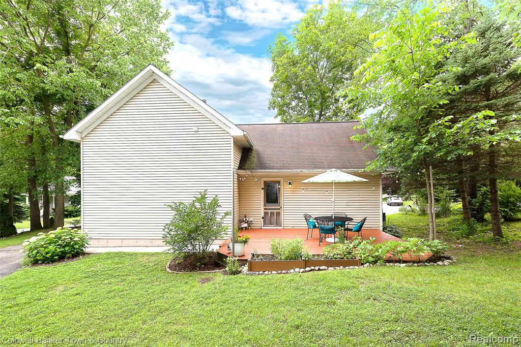 411 Springwell Lane, Howell, MI 48843 — Photo 25