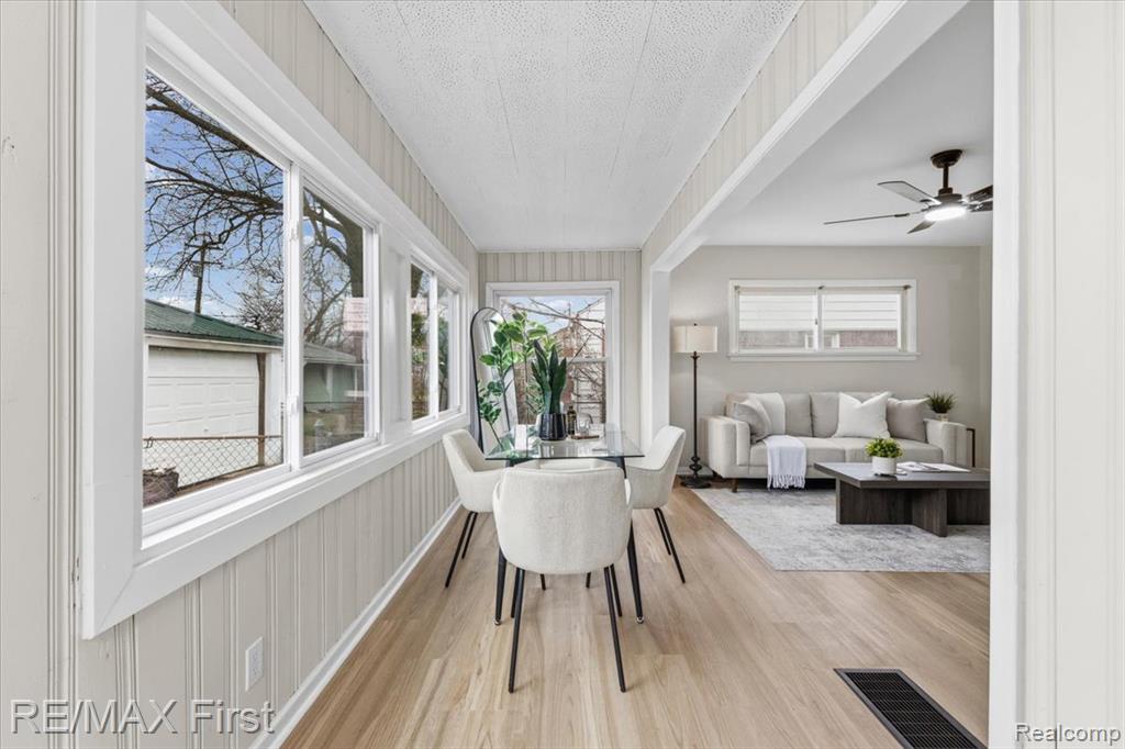 20675 Van Antwerp Street, Harper Woods, MI 48225 — Photo 7